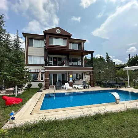 Villa Mynaturalvilla *
